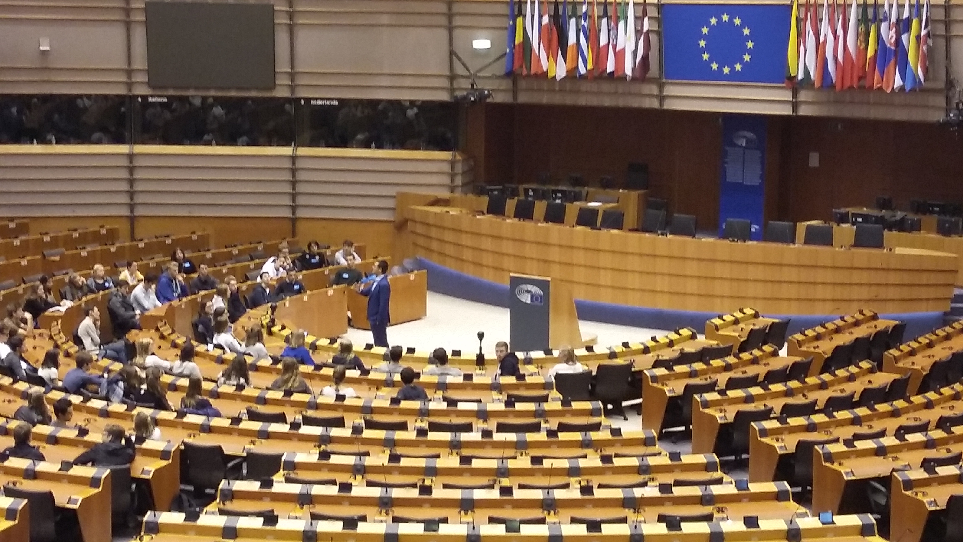 Jugendliche besuchen das Europäische Parlament in Brüssel